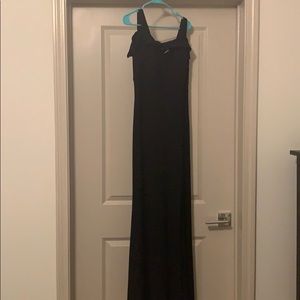 Cold shoulder keyhole gown *worn once*